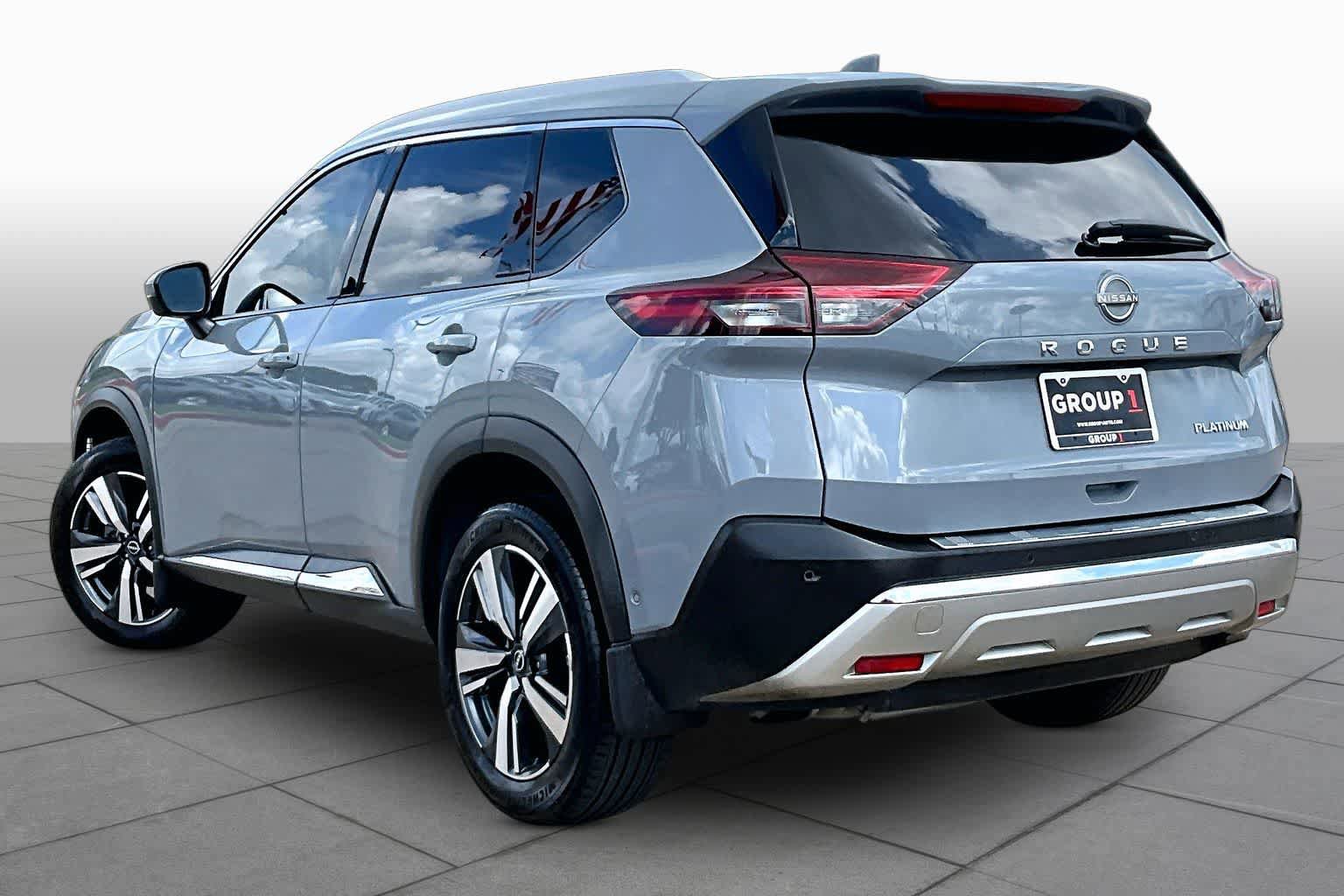 Used 2023 Nissan Rogue Platinum w/ Platinum Premium Package FWD image 11