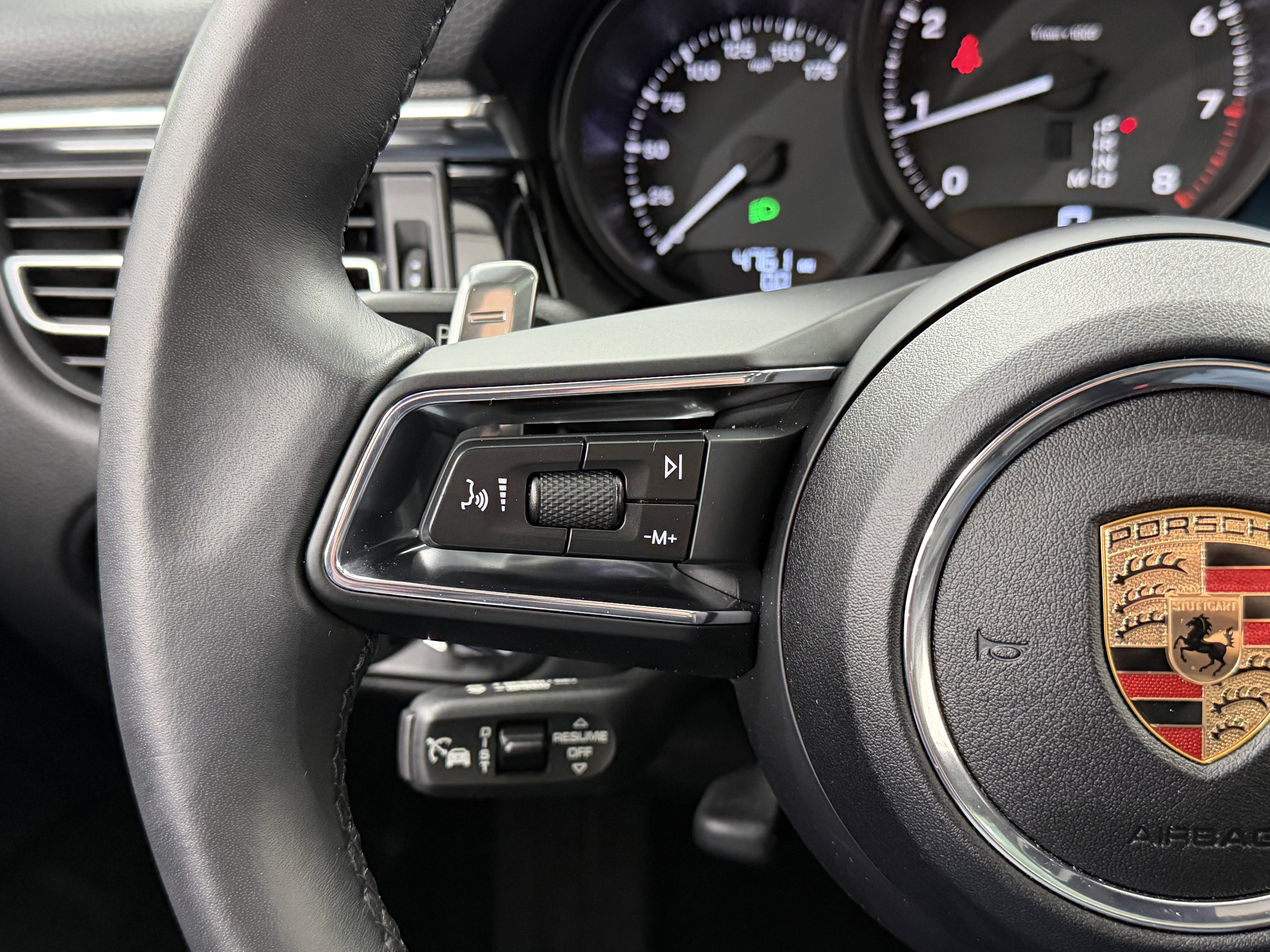 Certified 2025 Porsche Macan image 45