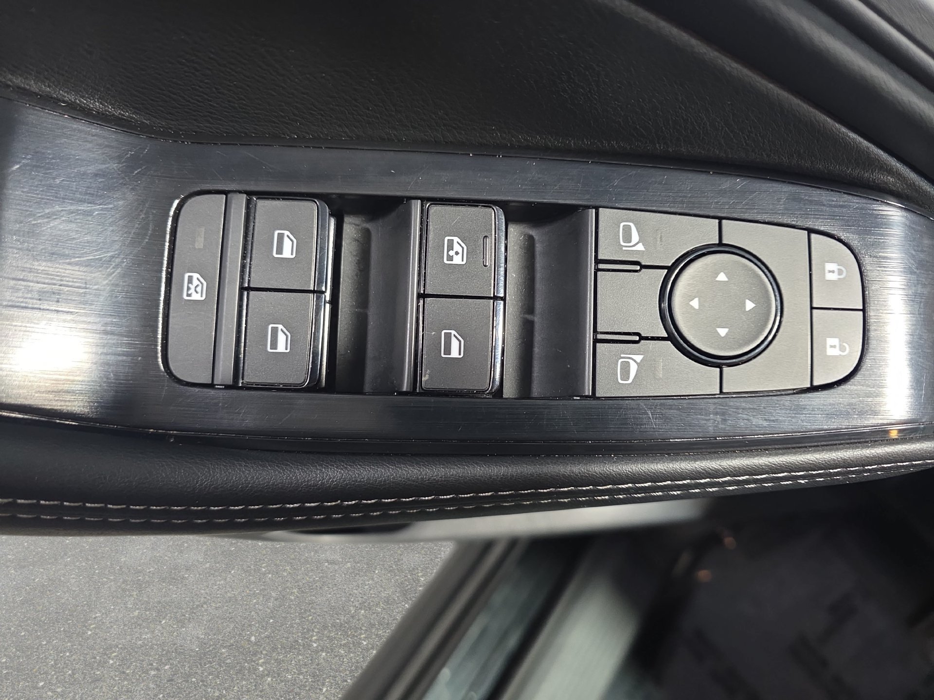 Certified 2026 Nissan Rogue SV FWD image 27