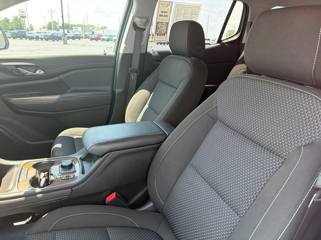 Used 2023 GMC Acadia SLE w/ Driver Convenience Package FWD image 13