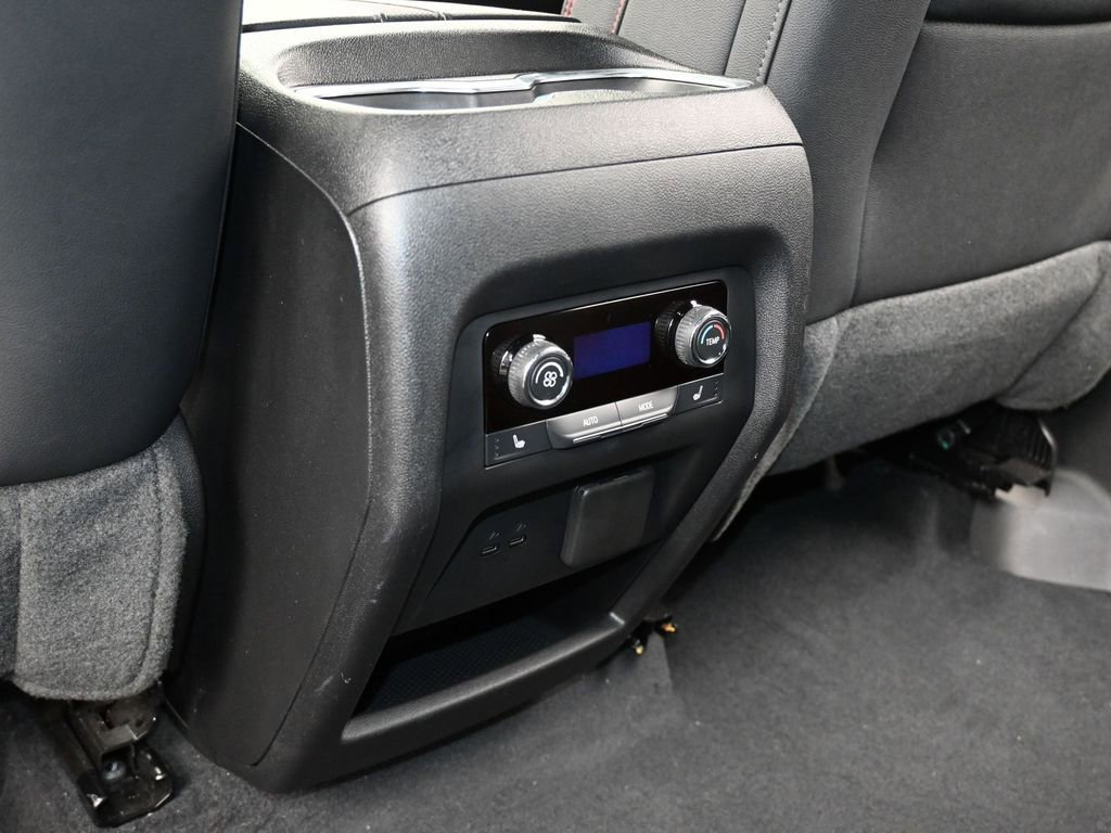 Used 2024 Chevrolet Traverse RS image 44