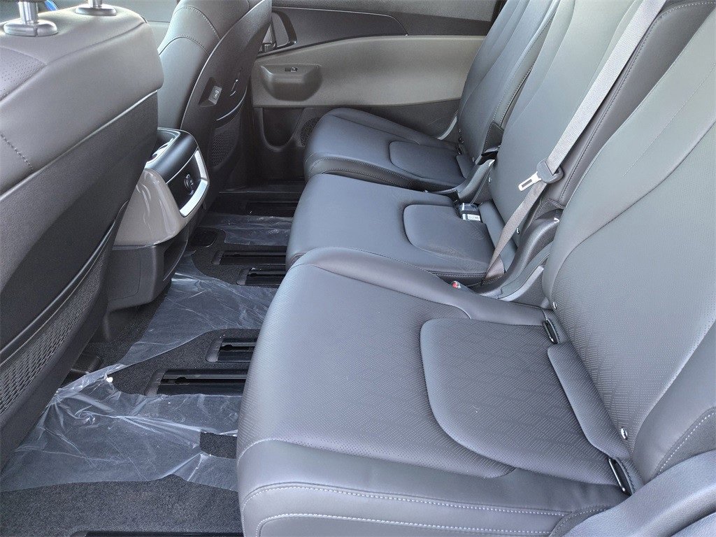 New 2026 Kia Carnival image 21