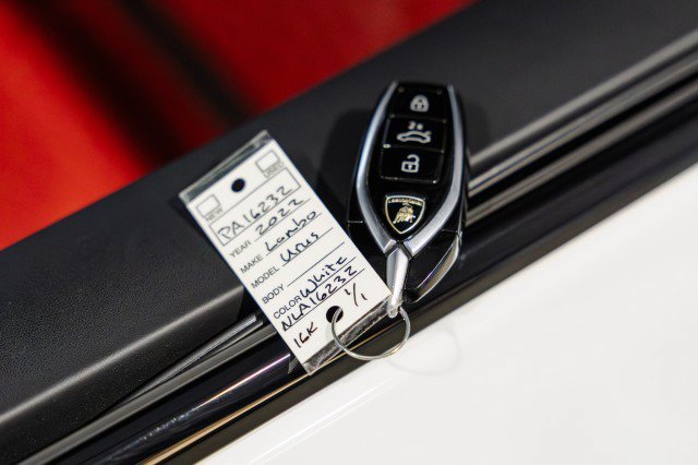 Used 2022 Lamborghini Urus AWD/4WD image 50