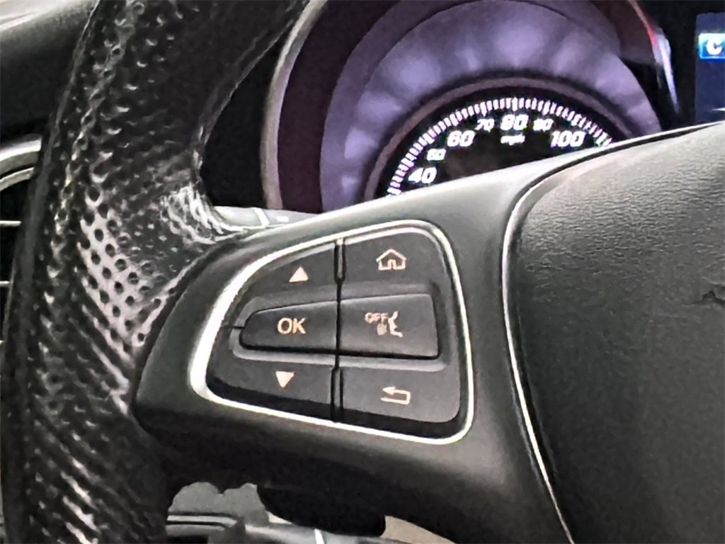 Used 2019 Mercedes-Benz GLC 300 4MATIC image 23