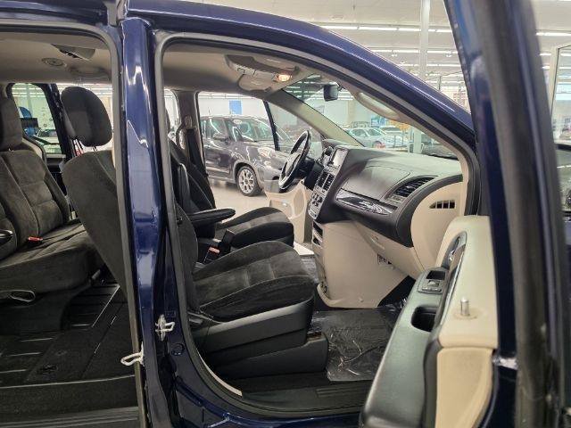Used 2017 Dodge Grand Caravan SE w/ Power Window Group FWD image 31