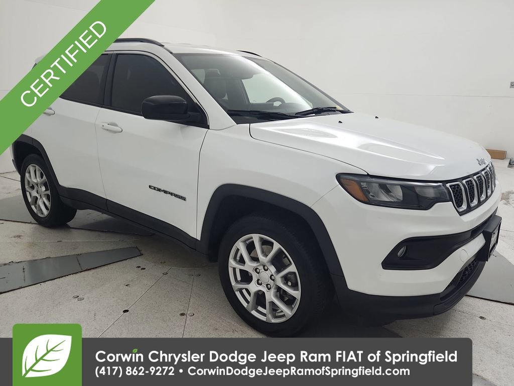 Used 2023 Jeep Compass Latitude image 2