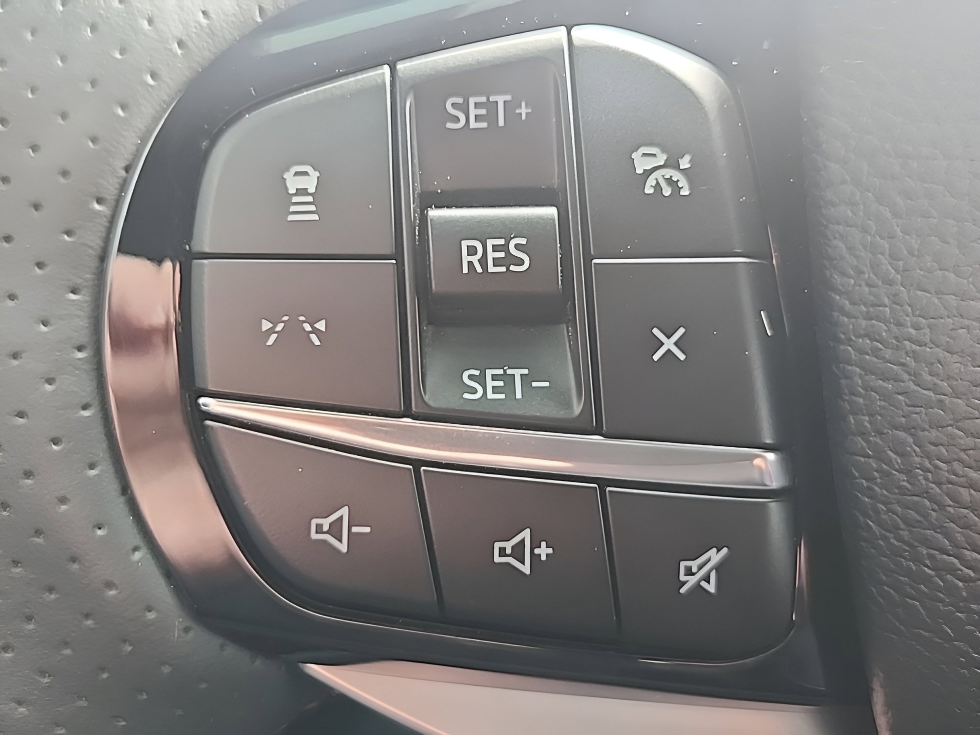 Certified 2026 Ford Explorer ST w/ Sun And Sound Package image 17