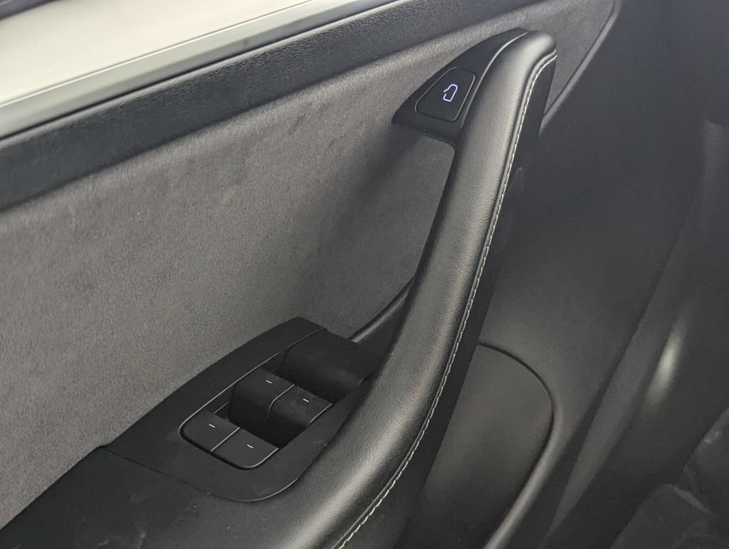 Used 2021 Tesla Model 3 Standard Range Plus RWD image 13