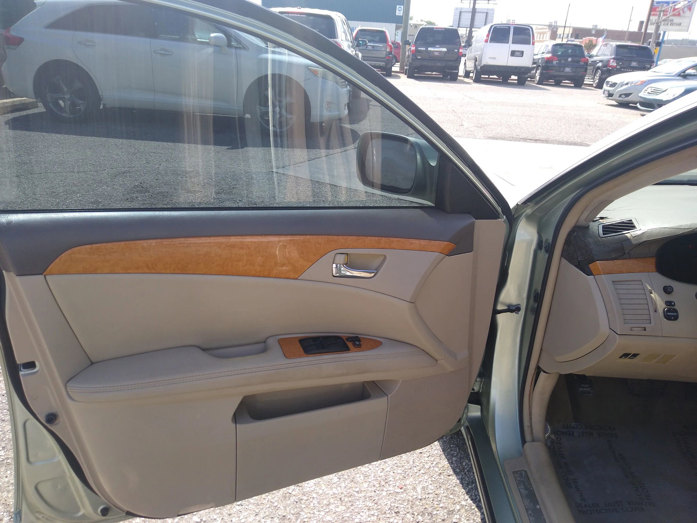 Used 2007 Toyota Avalon XLS image 11