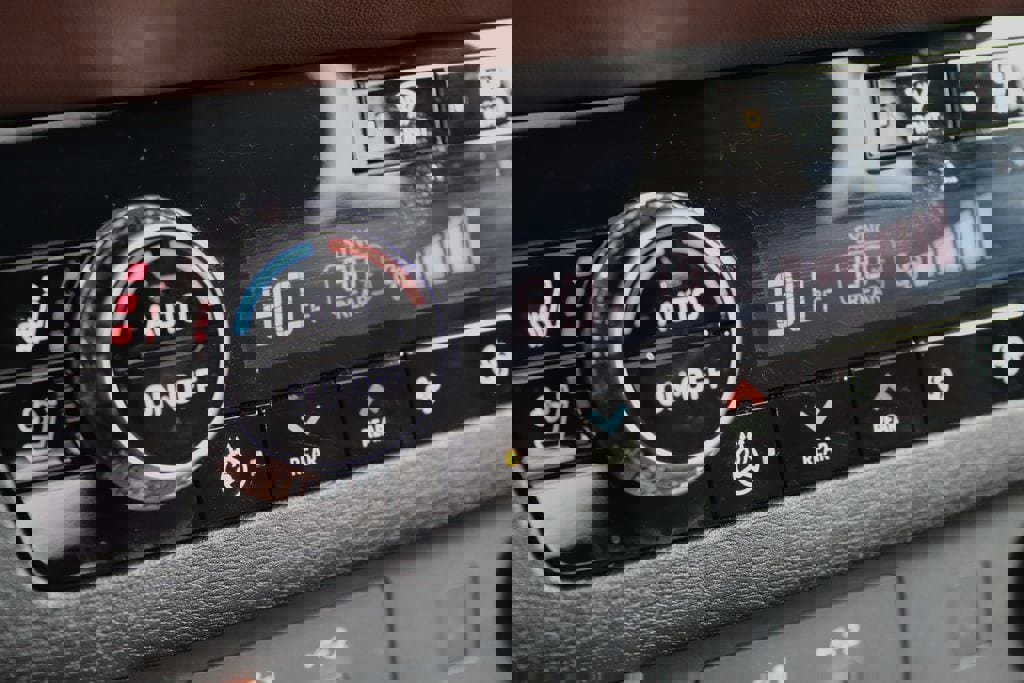 New 2026 Mitsubishi Outlander SEL image 13