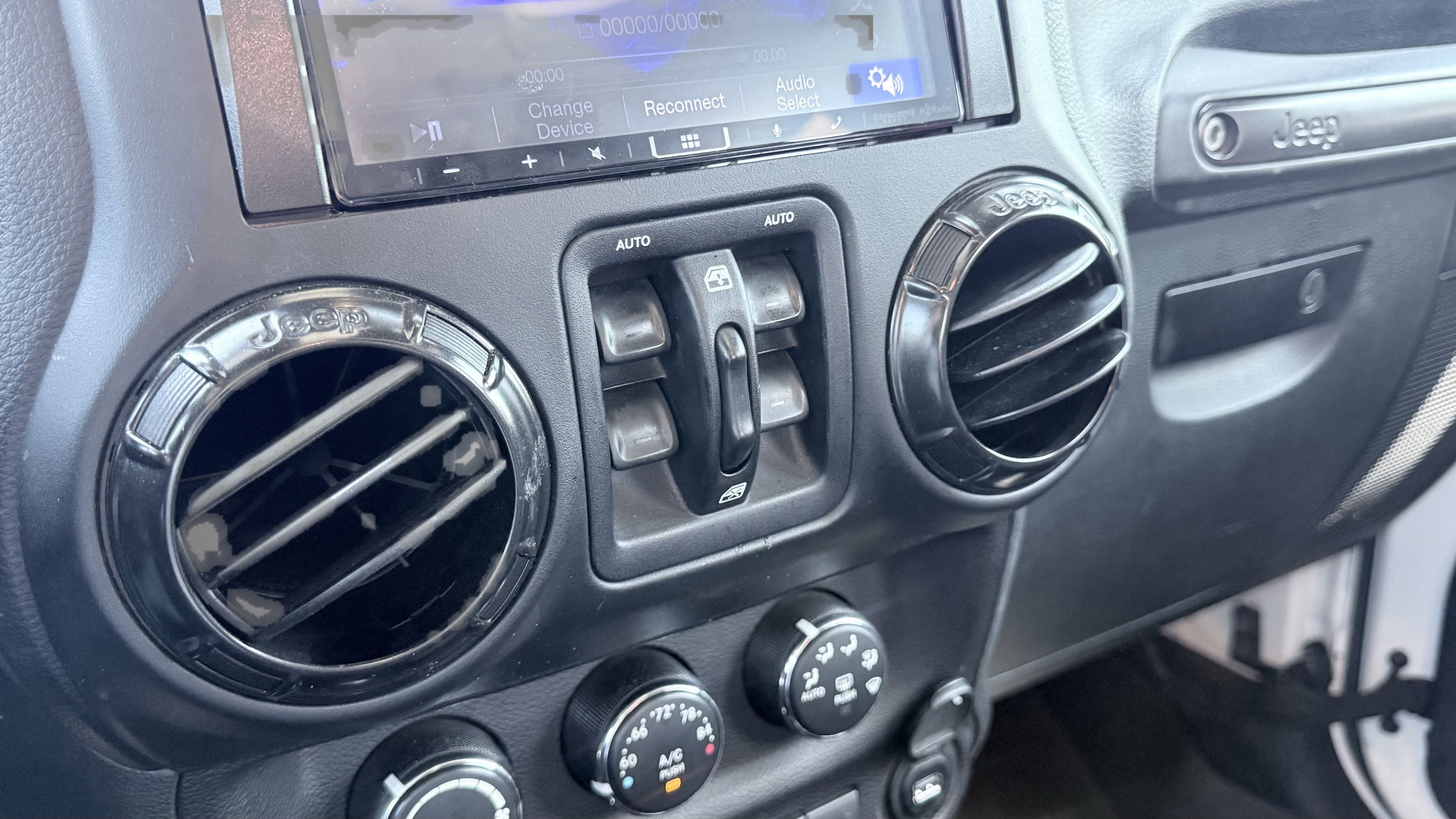 Used 2018 Jeep Wrangler Unlimited Rubicon AWD/4WD image 66