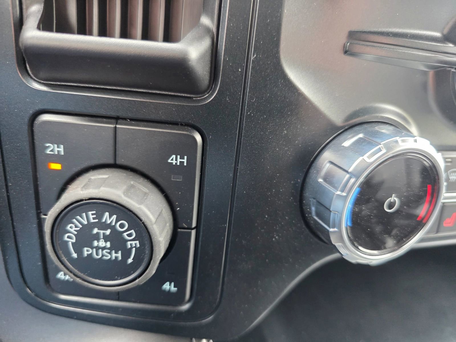 Used 2025 Ford F150 Lariat AWD/4WD image 42