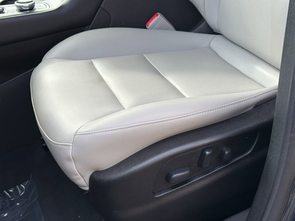 Used 2021 Cadillac XT4 Luxury image 16