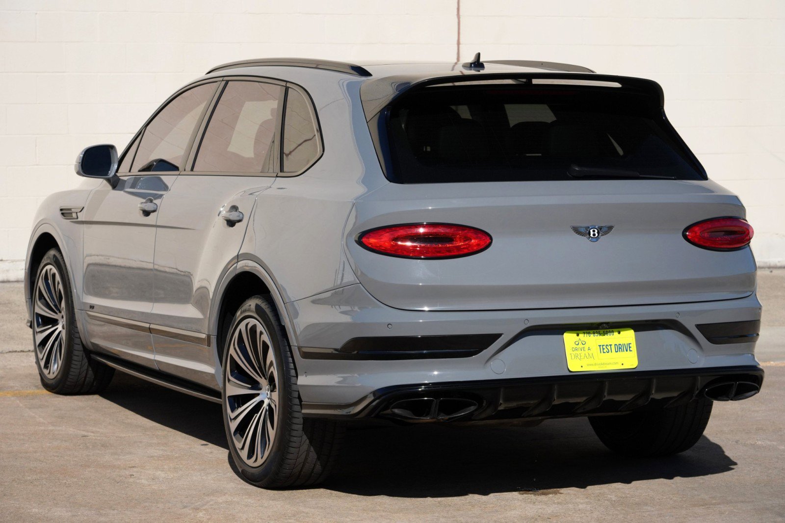 Used 2022 Bentley Bentayga AWD/4WD image 56