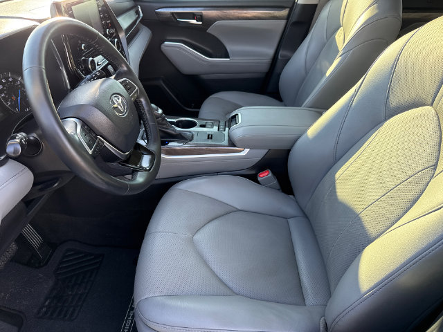 Used 2020 Toyota Highlander Limited FWD image 21