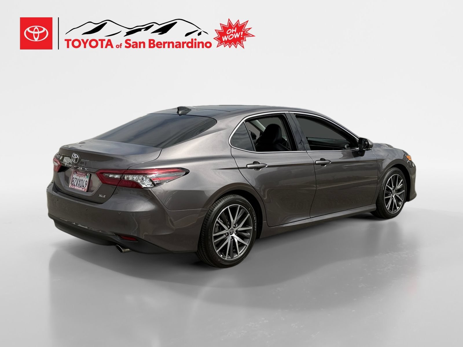 Certified 2022 Toyota Camry XLE w/ Navigation Package FWD image 5