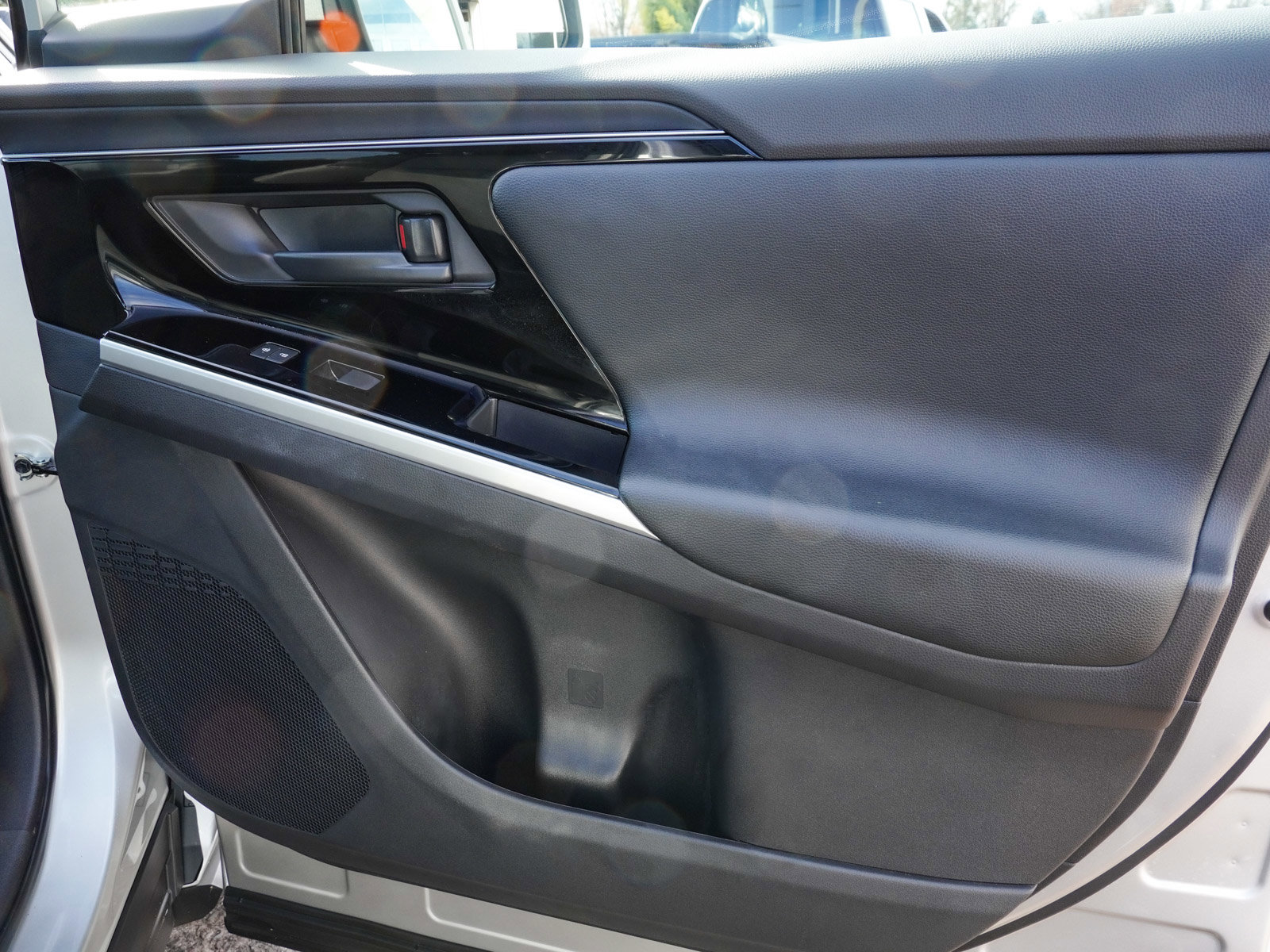 Used 2025 Toyota bZ4X AWD image 14