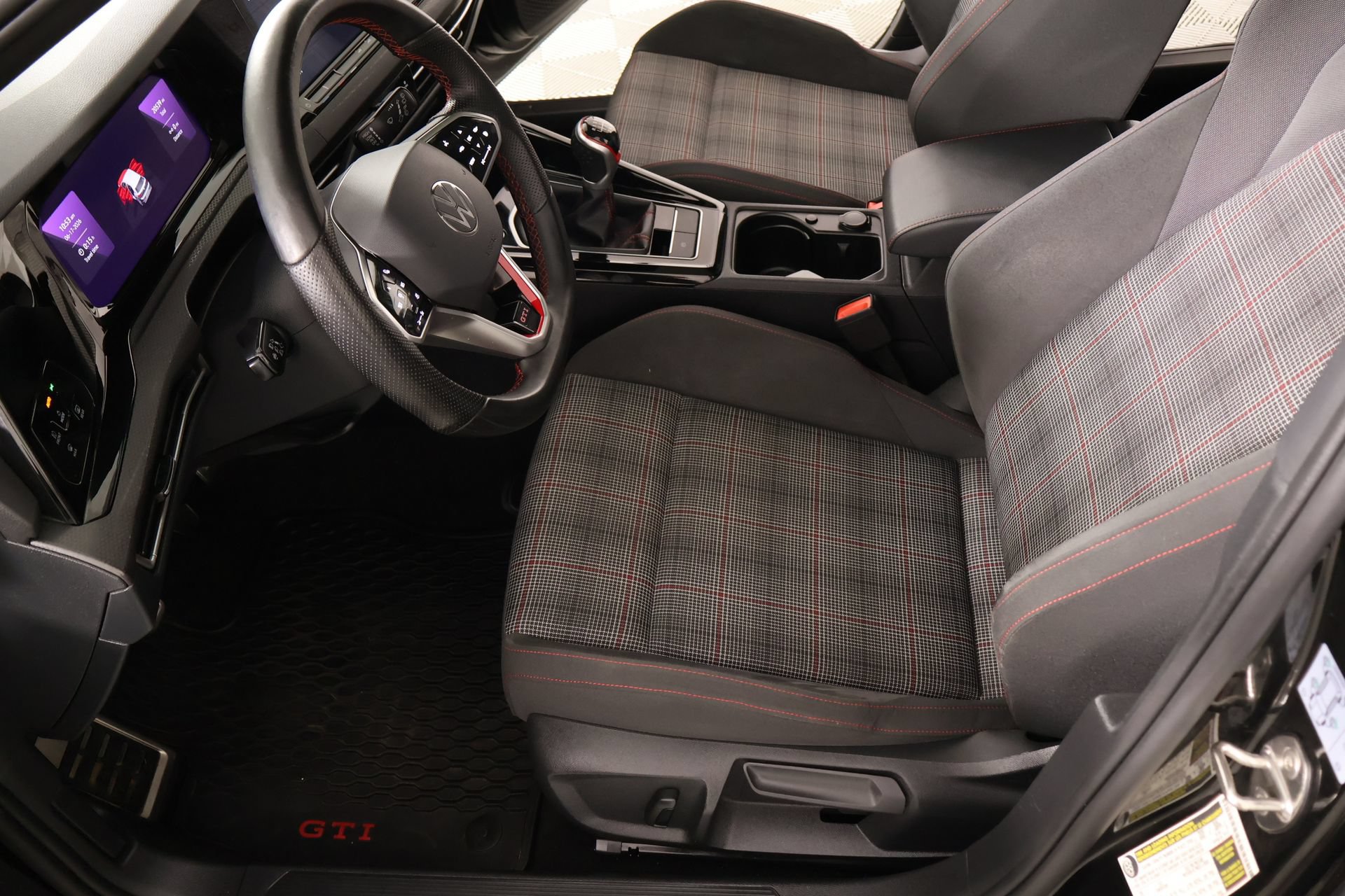 Used 2024 Volkswagen GTI SE FWD image 11