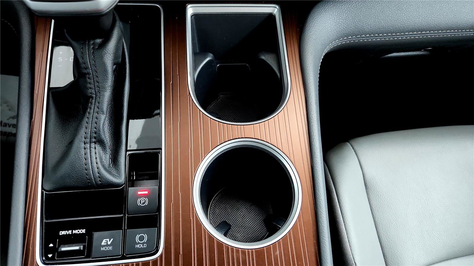 Used 2024 Toyota Sienna XLE image 35