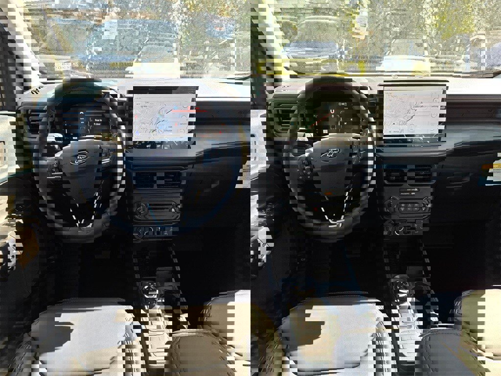 New 2025 Ford Maverick Lariat w/ Black Appearance Package image 10