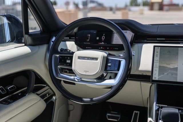 New 2025 Land Rover Range Rover SE image 16