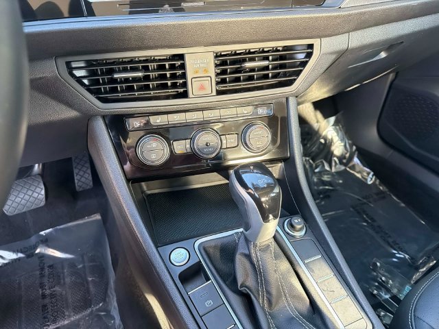Certified 2023 Volkswagen Jetta SE FWD image 22