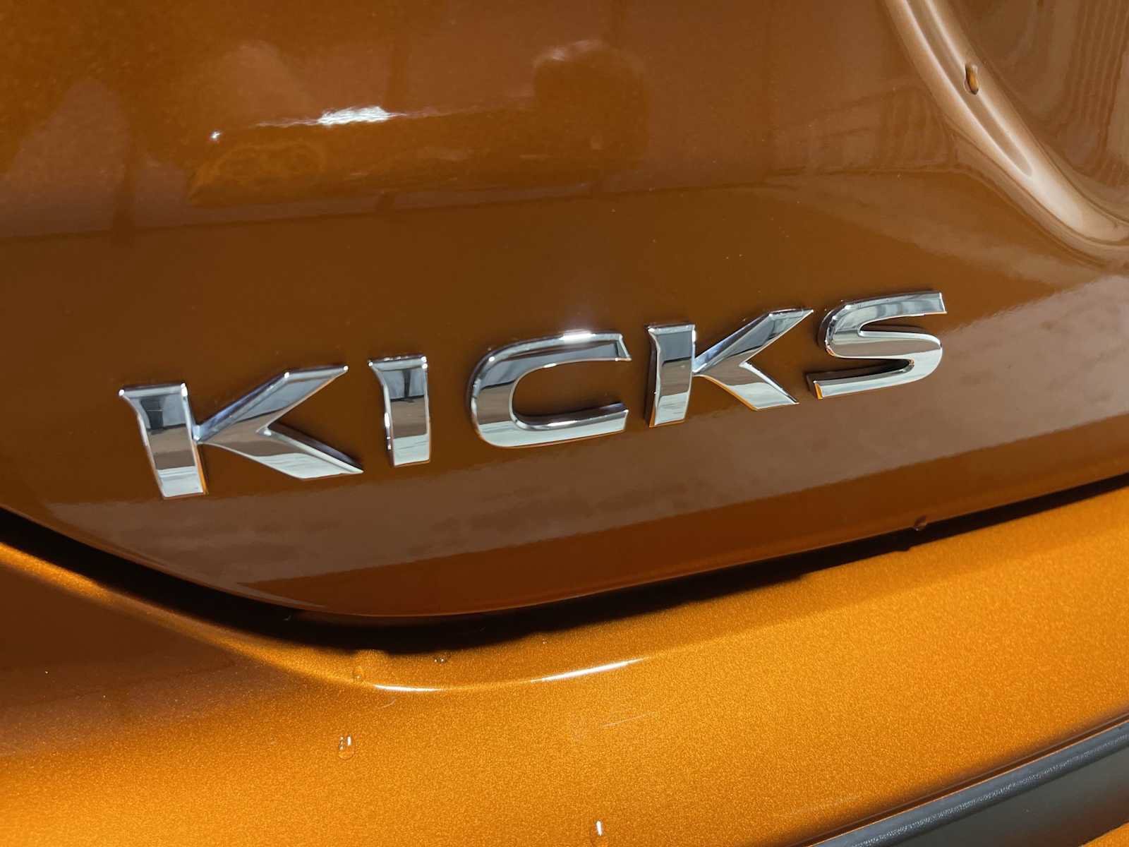 Used 2024 Nissan Kicks SR w/ SR Premium Package FWD image 7