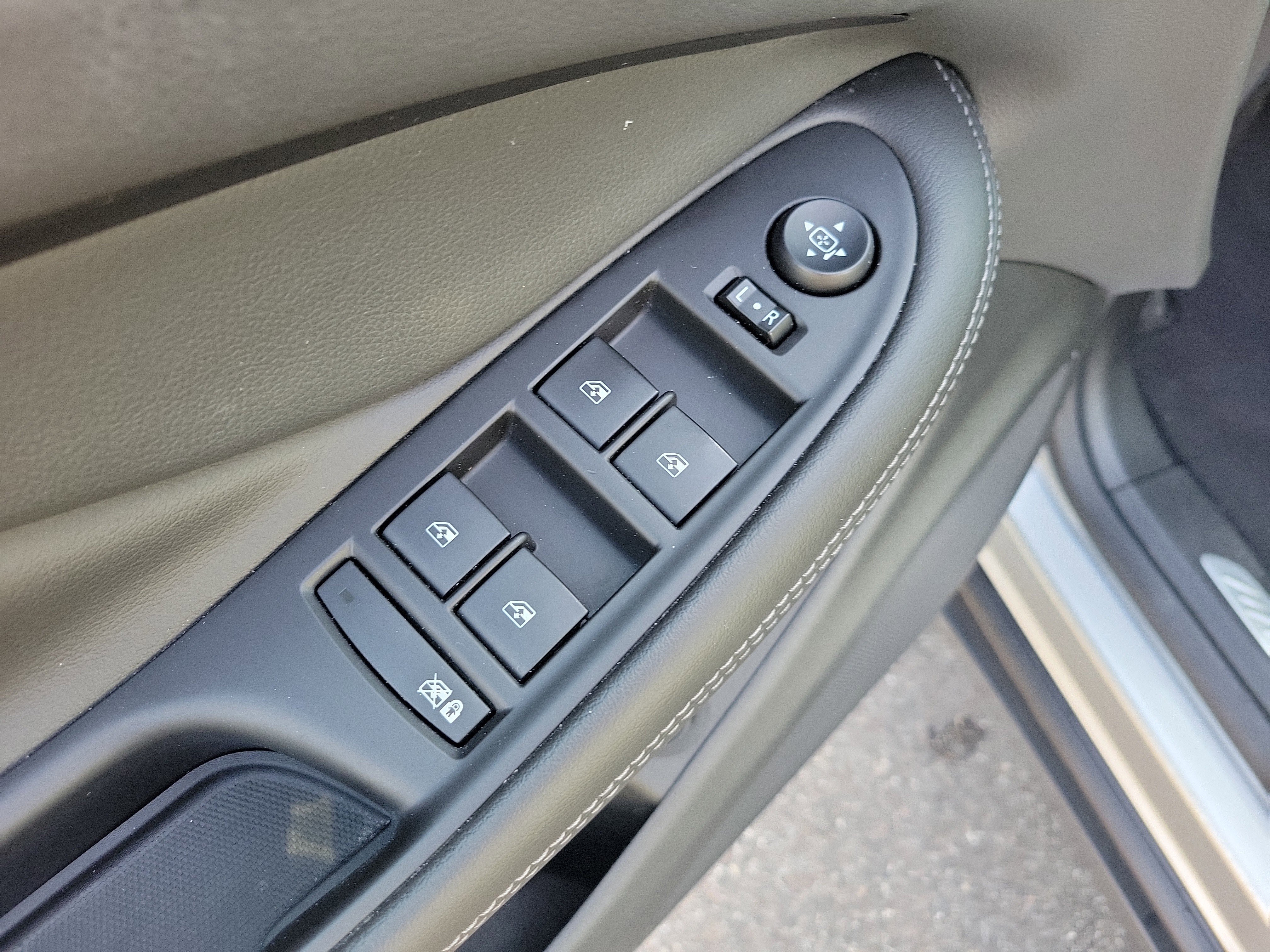 Used 2019 Buick Envision Essence image 20