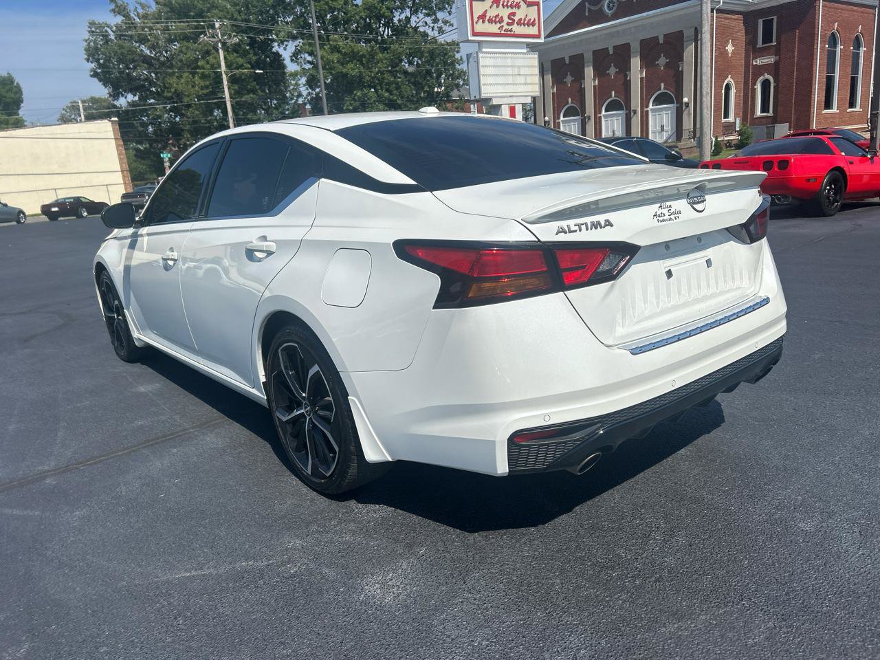 Used 2023 Nissan Altima 2.5 SR FWD image 7