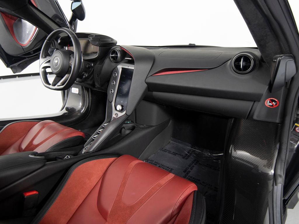 Used 2024 McLaren 750S Spider image 28