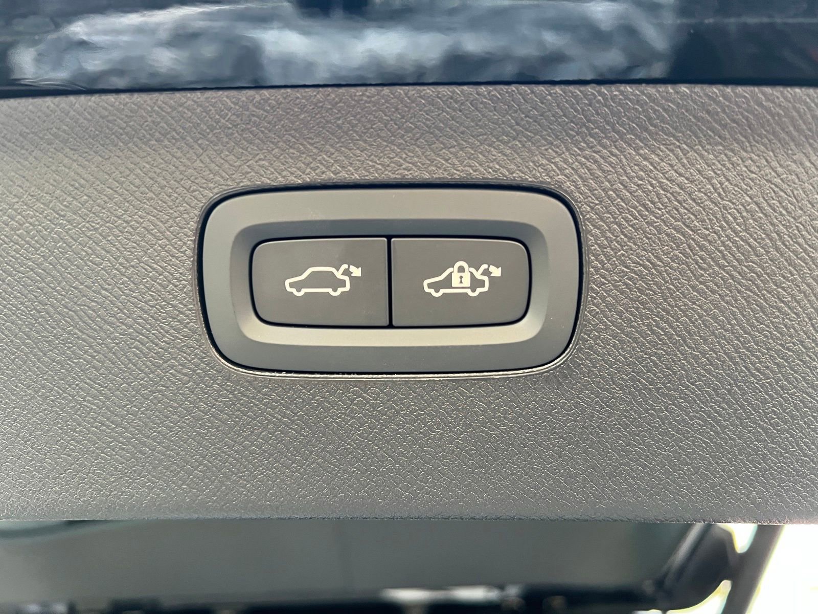 New 2026 Volvo XC90 B6 Ultra image 37