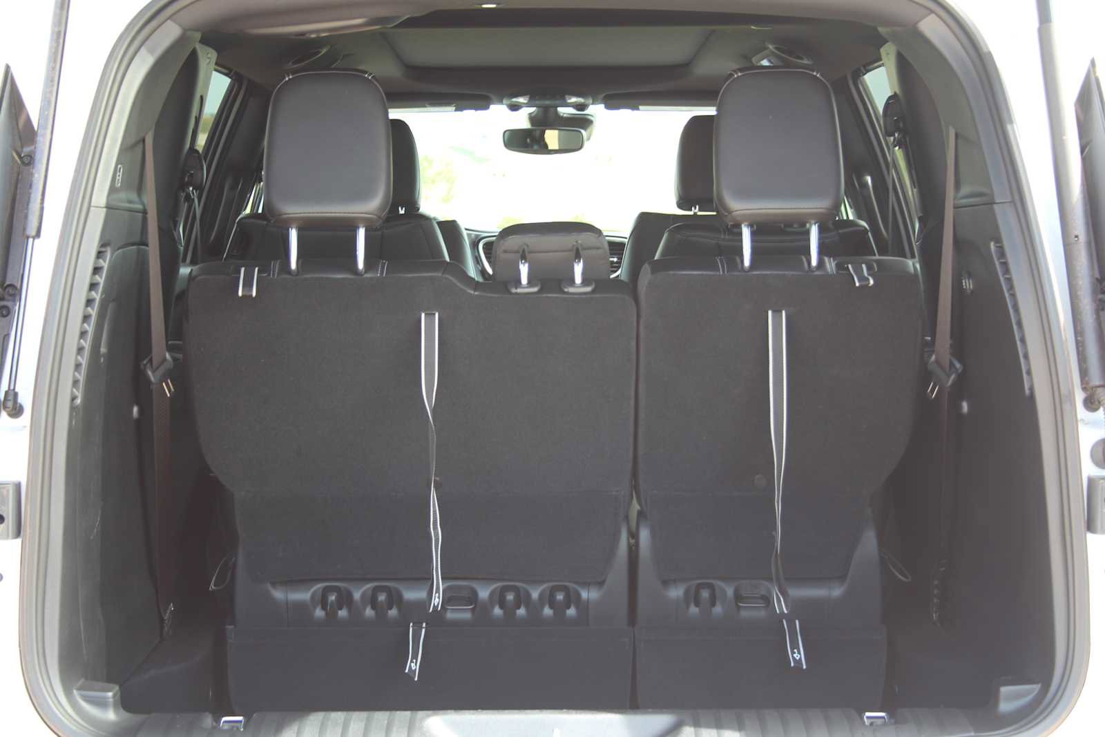 New 2025 Chrysler Pacifica Select AWD/4WD image 10
