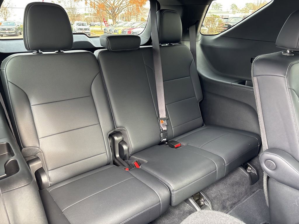 Used 2025 Chevrolet Traverse LT image 19