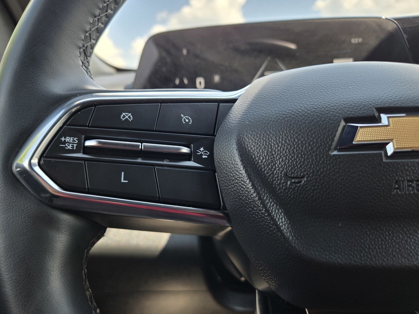 Used 2025 Chevrolet Equinox LT w/ Convenience Package II AWD/4WD image 18