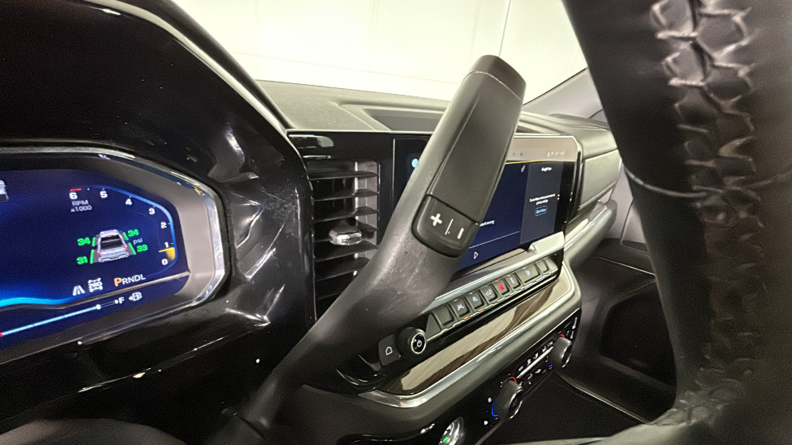 Used 2024 Chevrolet Silverado 1500 LT AWD/4WD image 24