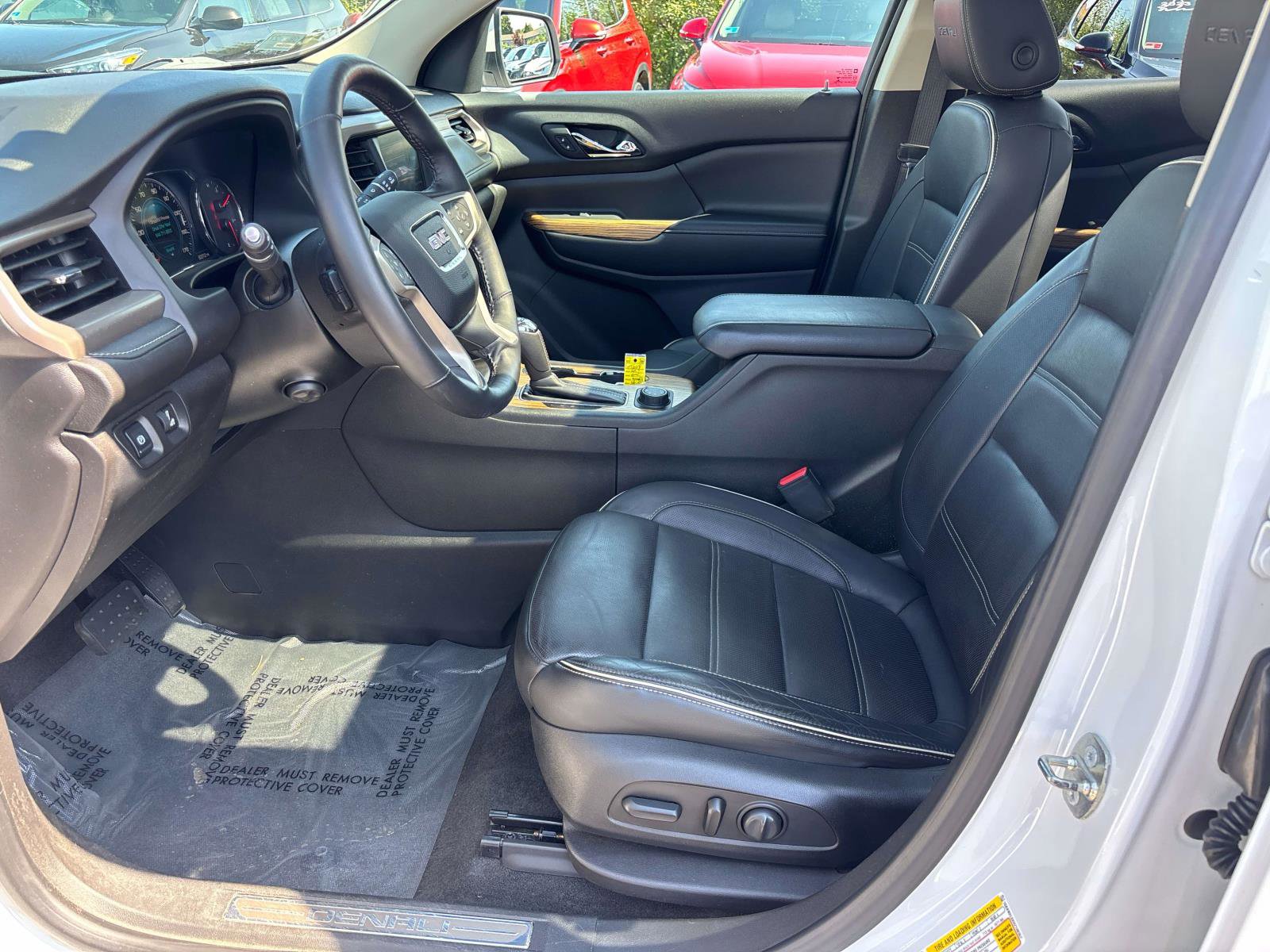 Used 2017 GMC Acadia Denali w/ Technology Package image 9