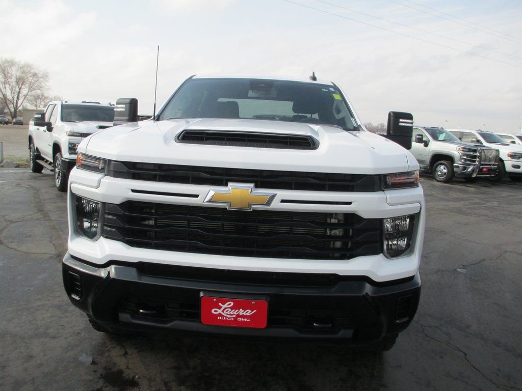 Used 2024 Chevrolet Silverado 2500 Custom w/ Custom Value Package image 11
