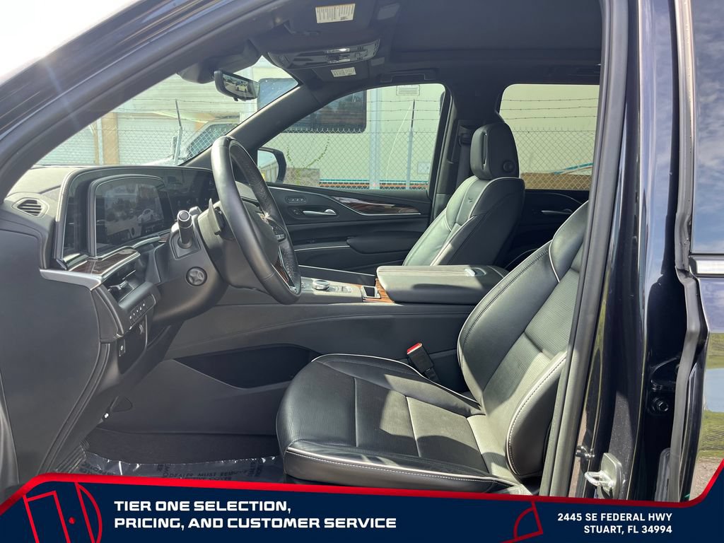 Used 2024 Cadillac Escalade ESV Premium Luxury AWD/4WD image 12