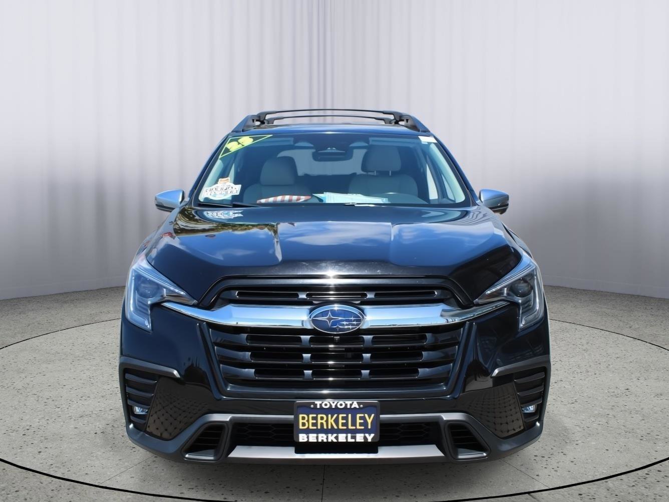 Used 2023 Subaru Ascent Limited w/ Technology Package AWD/4WD image 3