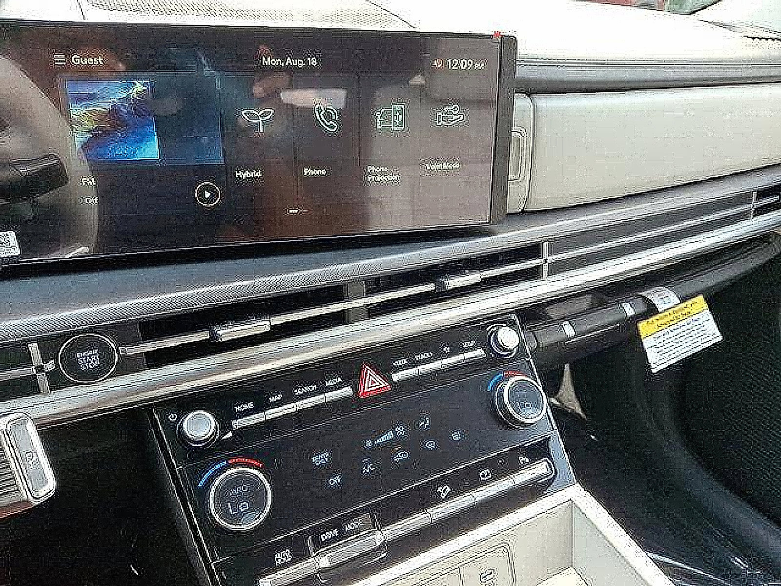 New 2026 Hyundai Santa Fe SE image 8