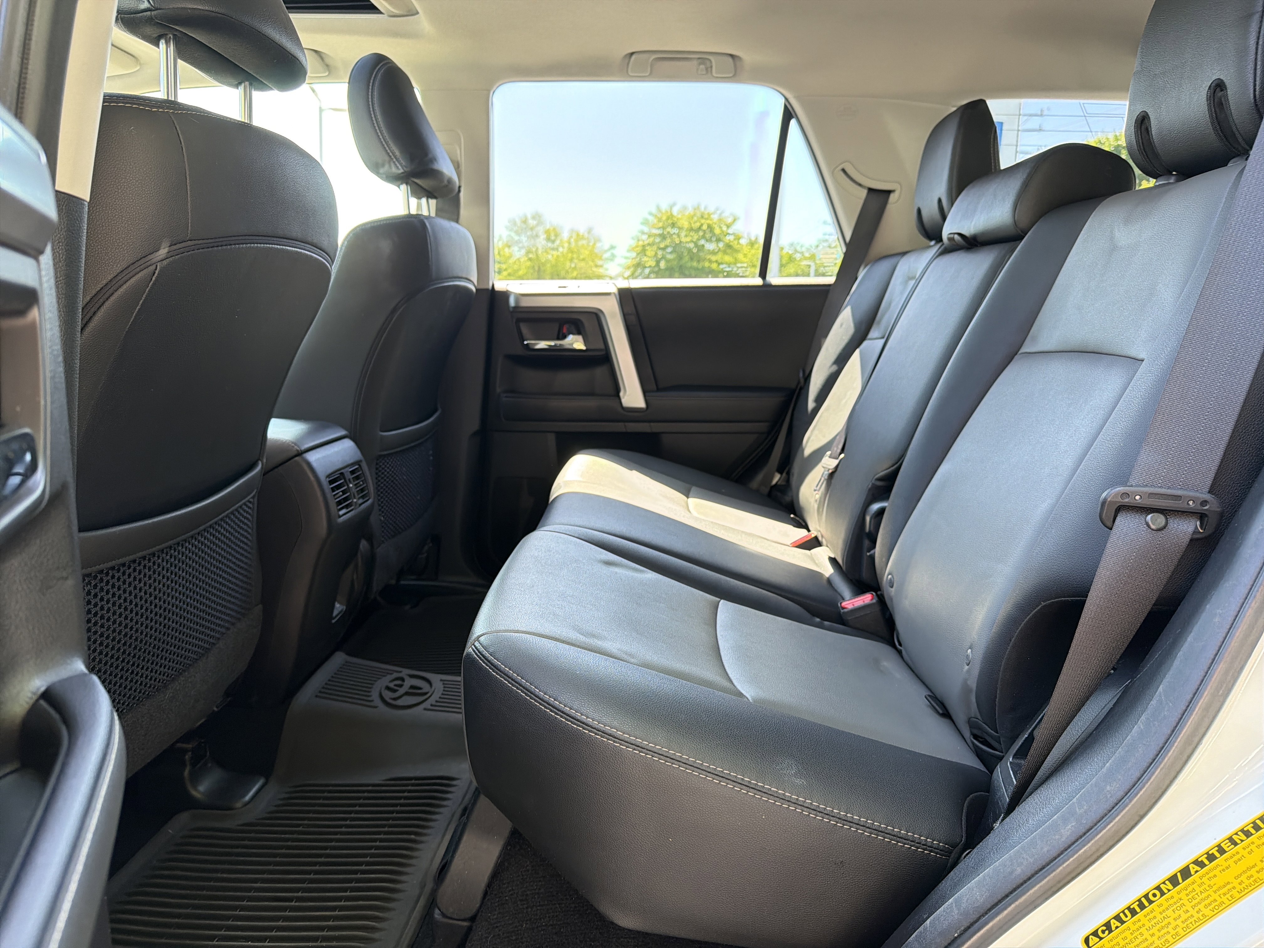 Used 2020 Toyota 4Runner SR5 Premium w/ Moonroof Package AWD/4WD image 31