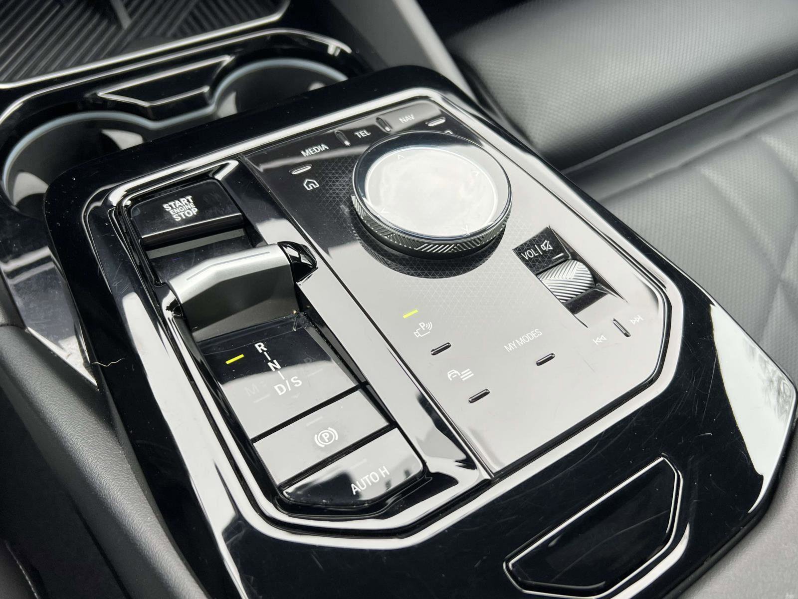 Used 2024 BMW 530i xDrive w/ Premium Package image 34