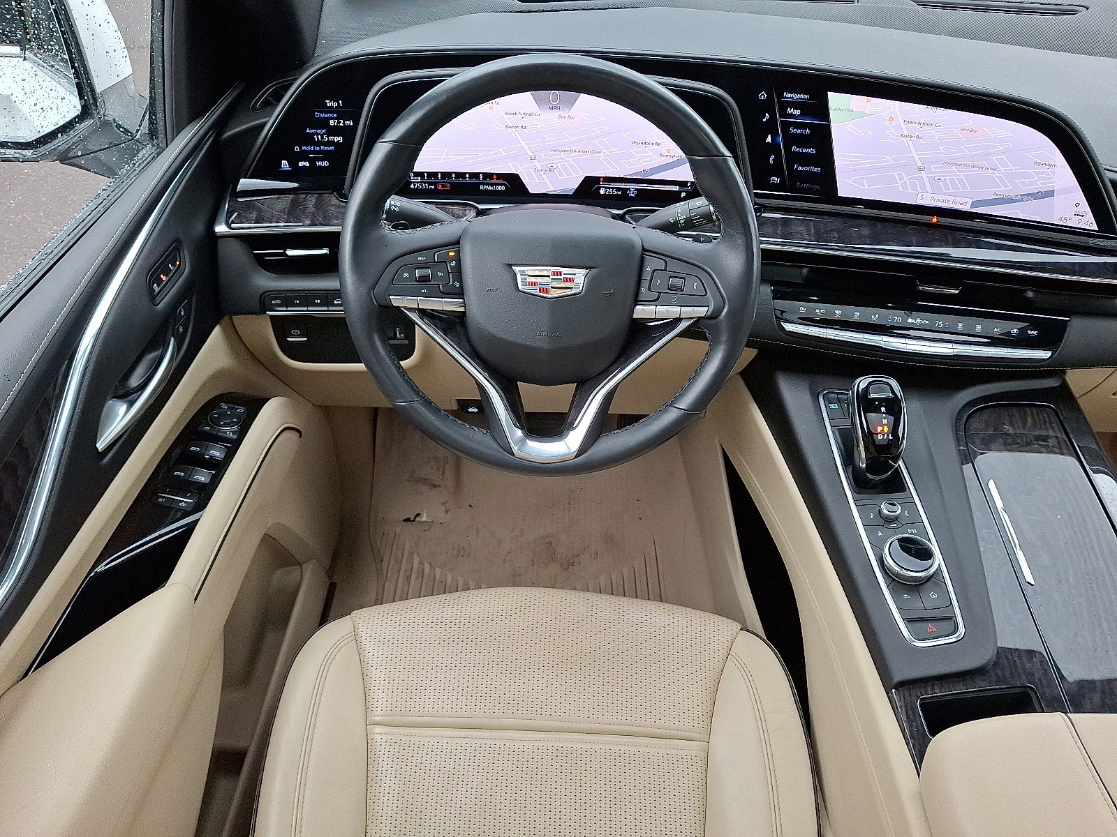 Used 2021 Cadillac Escalade Premium Luxury w/ LPO, Illumination Package image 12