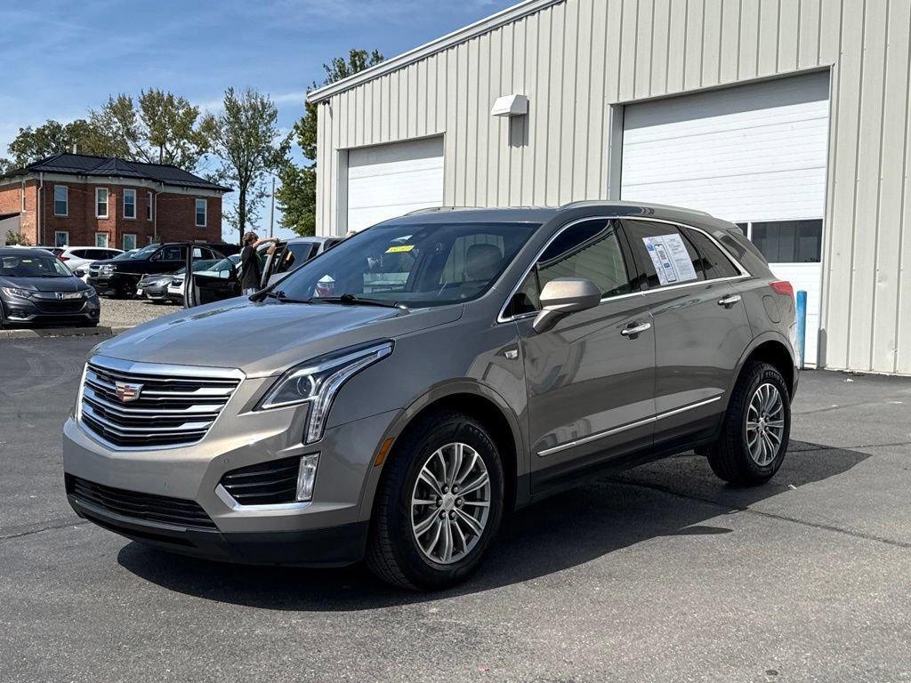 Used 2018 Cadillac XT5 Luxury w/ Driver Awareness Package AWD/4WD image 3