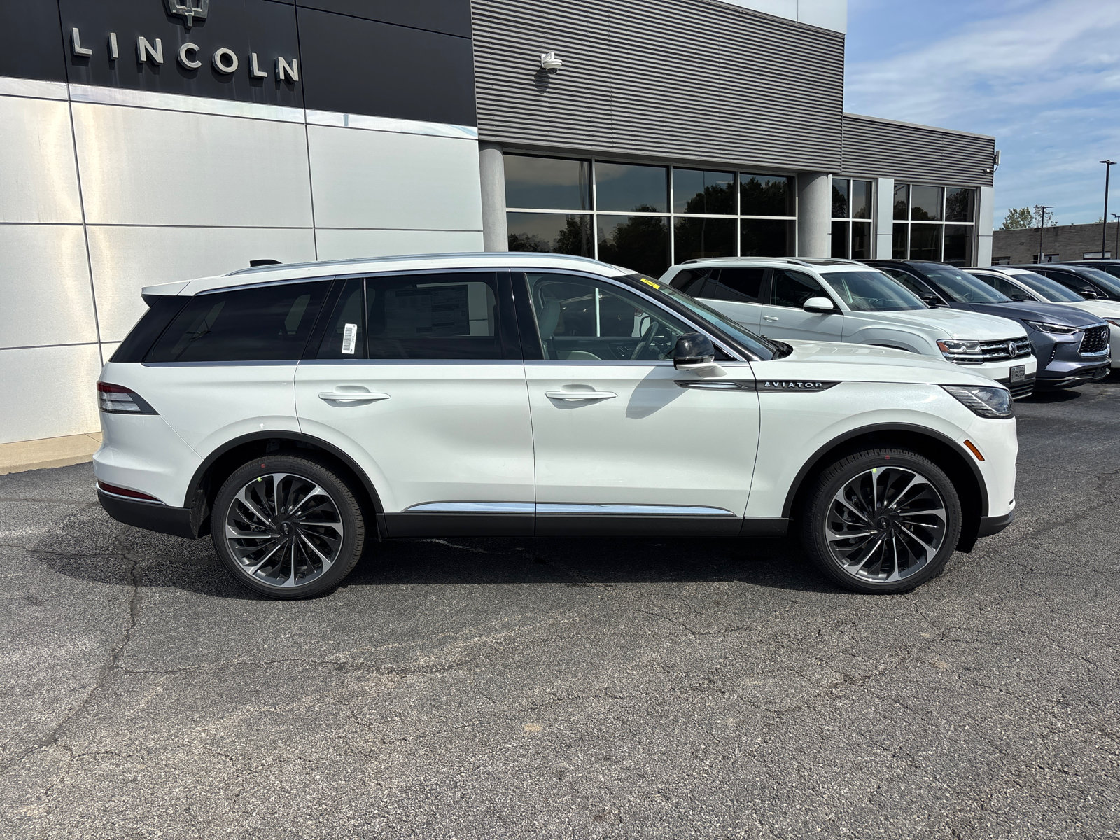 New 2027 Lincoln Aviator Reserve AWD/4WD image 8