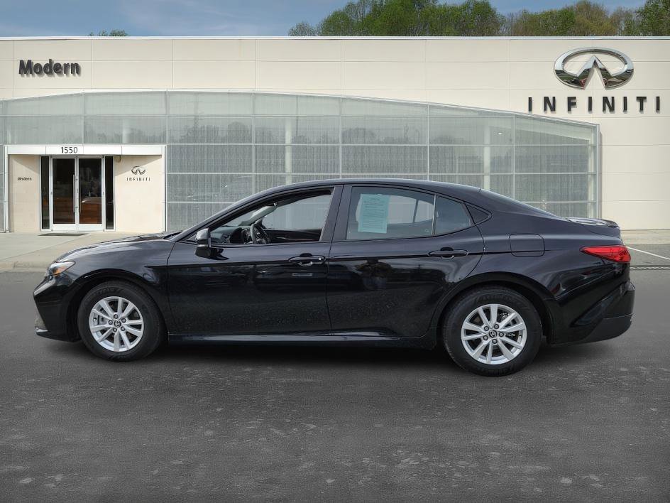 Used 2025 Toyota Camry LE image 6