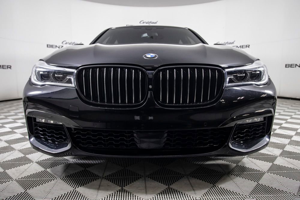Used 2017 BMW 750i image 7