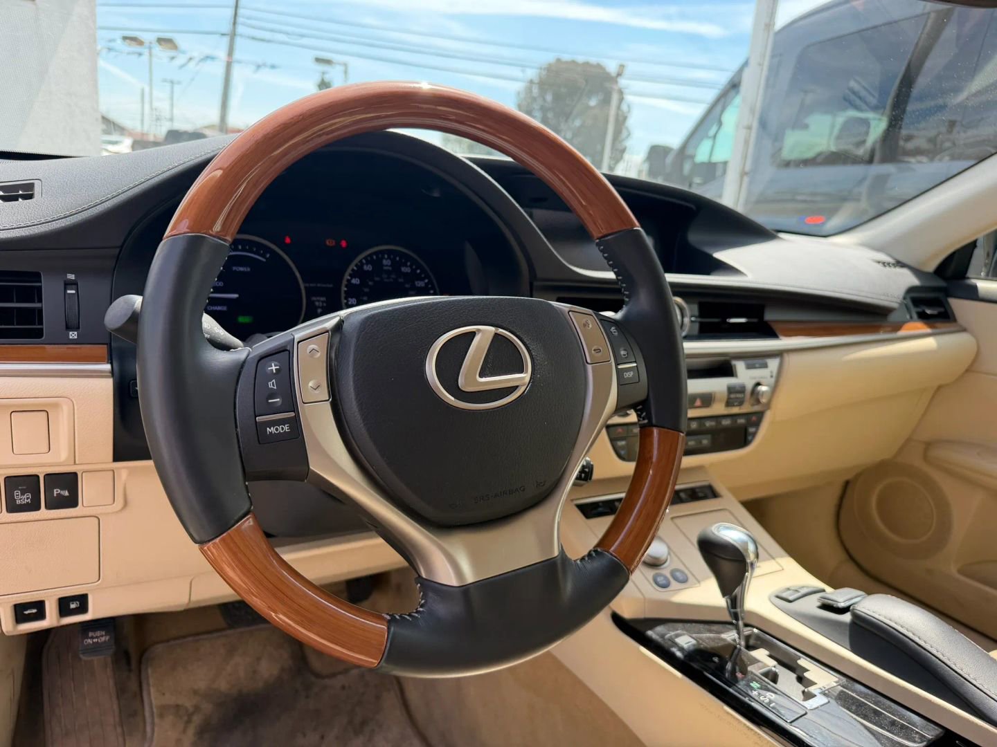 Used 2013 Lexus ES 300h w/ Luxury Pkg FWD image 14