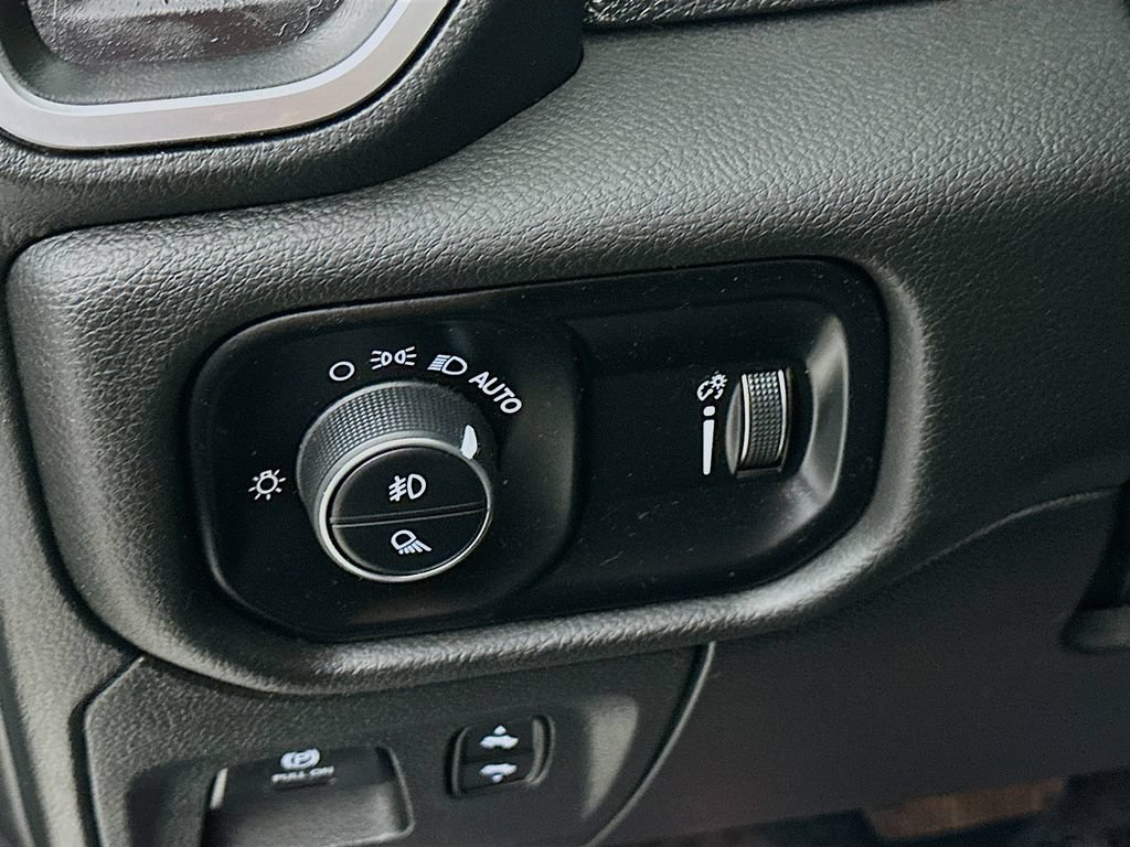 Used 2025 RAM 1500 Big Horn AWD/4WD image 18