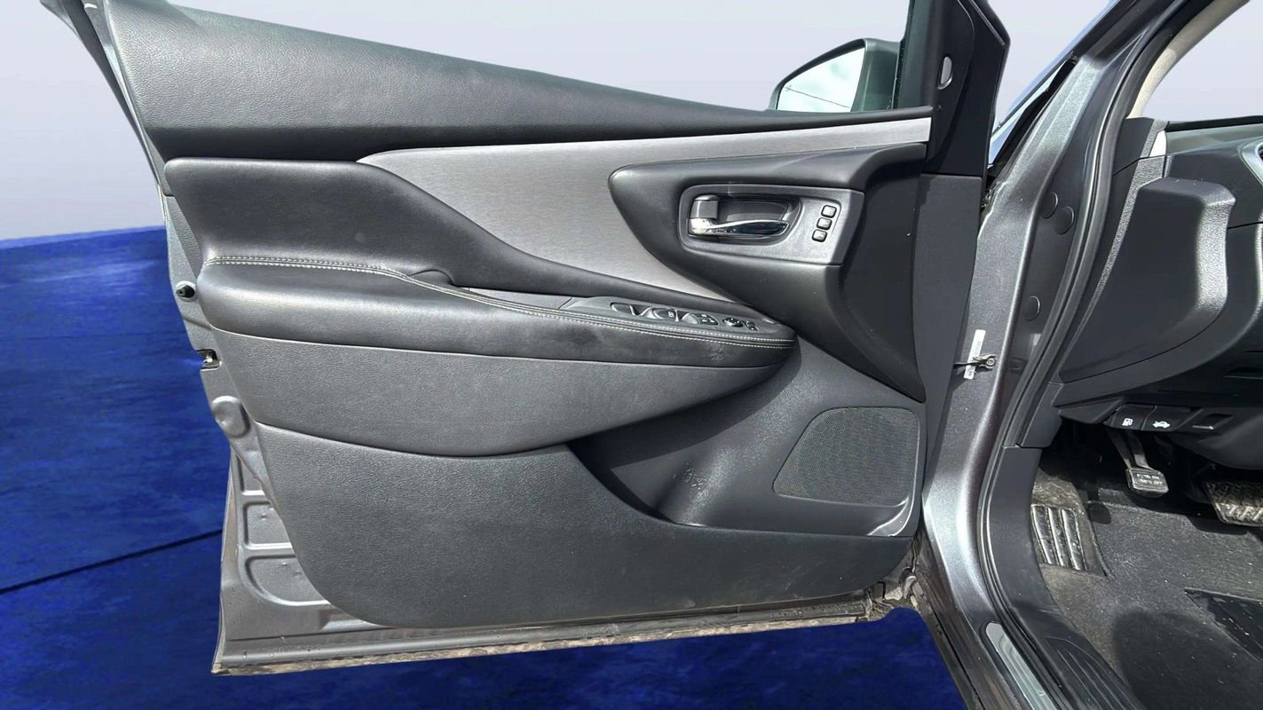 Used 2020 Nissan Murano SL w/ Moonroof Package image 19